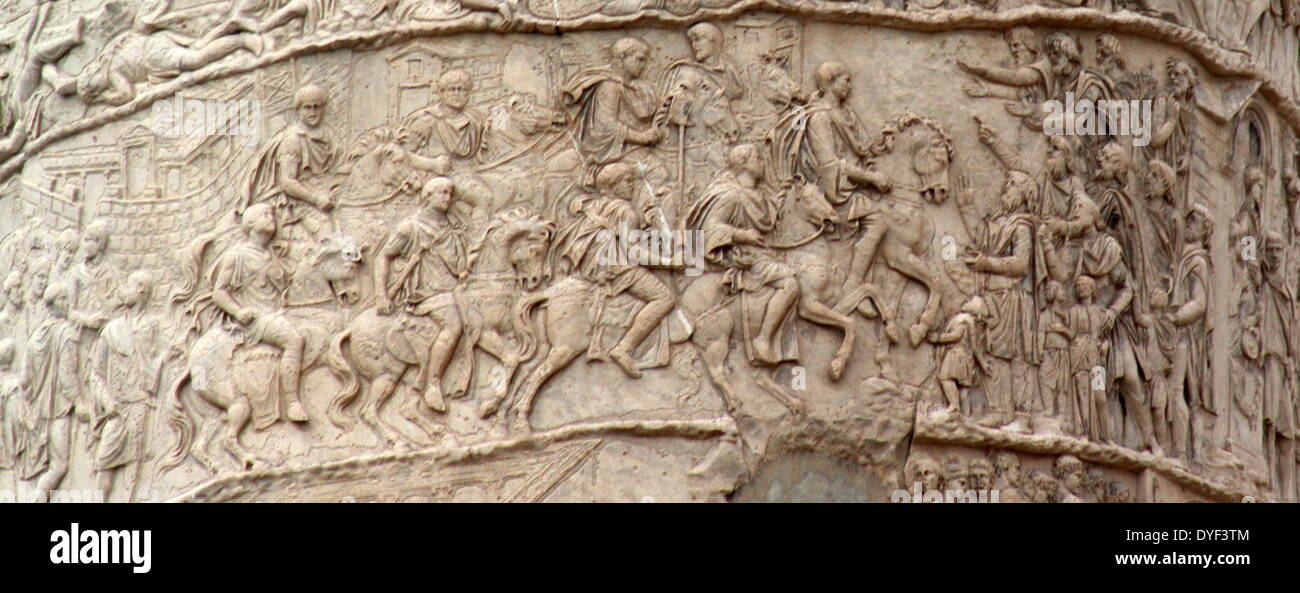 Deatil des Trajan Spalte Rom 2013. Commenmorating römischen Kaisers Trajan Sieg in der Dakischen Kriege. Stockfoto