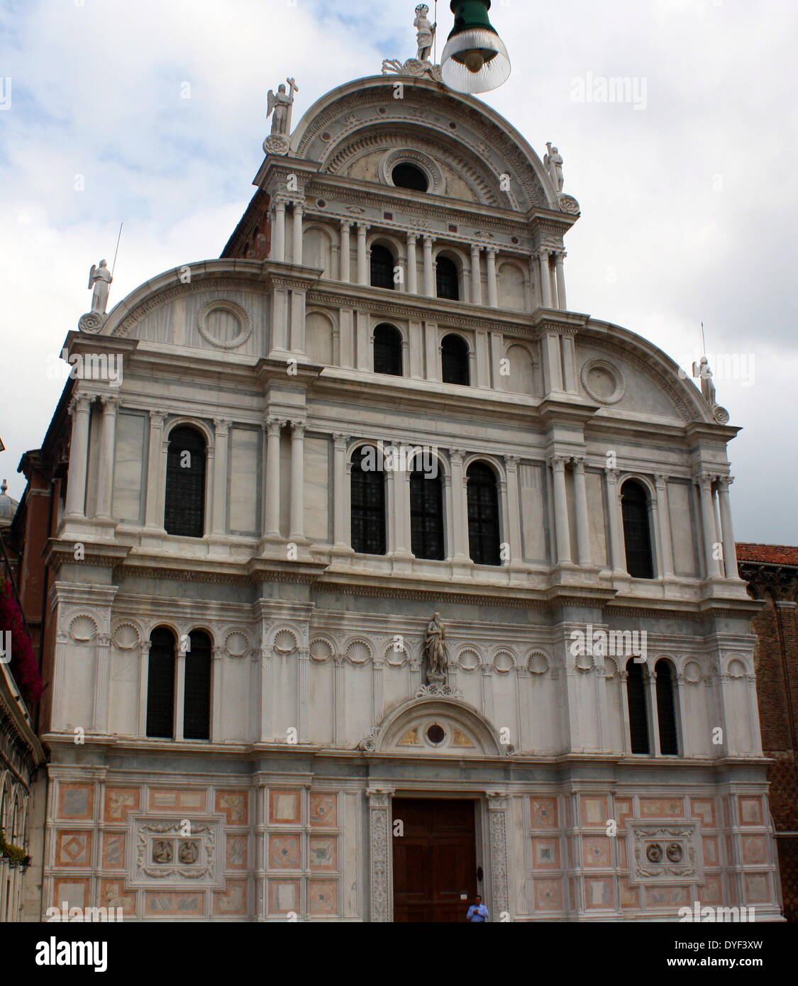 Fassade der Kirche San Zaccaria 2013. Die Kirche wurde nach St. Zacharias, der Vater von Johannes dem Täufer gewidmet. Stockfoto