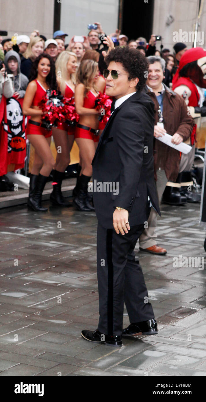 Bruno Mars kommt für die NBC-Toyota-Konzertreihe mit New York City: Bruno Mars wo: New York City NY USA bei: 10. Dezember 2012 Stockfoto
