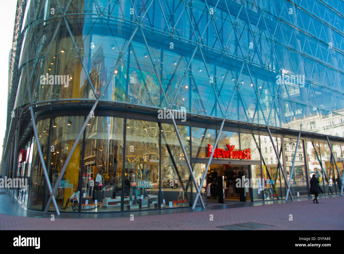 Yorker Jugend Mode Shop außen, Vörösmarty ter Platz, Belvaros, Budapest, Ungarn, Mitteleuropa Stockfoto