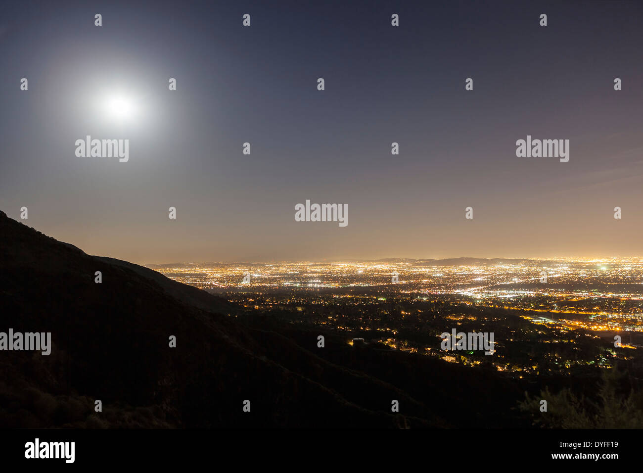 San Gabriel Valley Mondaufgang in der Nähe von Los Angeles Kalifornien. Stockfoto
