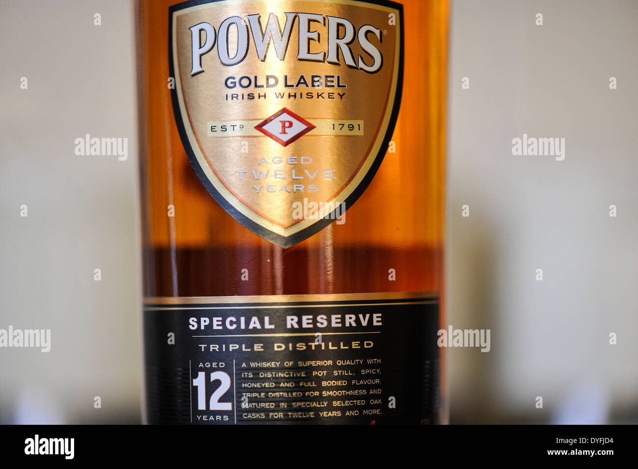 Powers Gold Label Special Reserve Triple destilliert Irish Whiskey 12 Jahre alt Stockfoto
