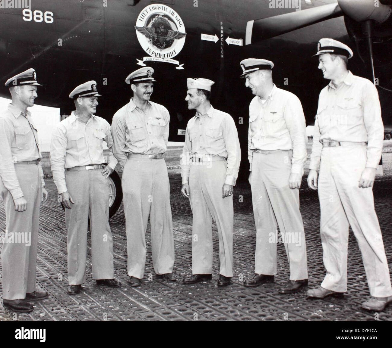 Die VP-2 Kodiak, die auf NAS Whidbey Island stationiert war, war eine Patrouillenstaffel innerhalb der US Navy. Diese Sammlung von Constantin Karaberis zeigt das Personal, die Flugzeuge und die Operationen, die an der Basis durchgeführt wurden. VP-2 spielte während der Ära des Kalten Krieges eine entscheidende Rolle bei der Patrouille und Aufklärung der Seefahrt. Stockfoto