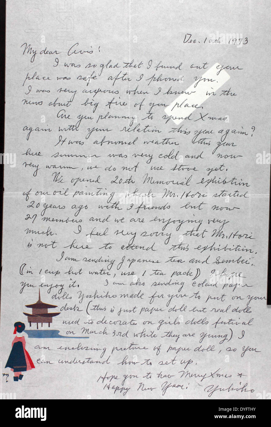 Ein persönlicher Brief von Yukoko Hori an Mrs. Karaberis, der eine private Korrespondenz widerspiegelt. Der Brief ist Teil einer Sammlung, die Einblicke in das persönliche Leben und die Beziehungen während des Zweiten Weltkriegs bietet und den kulturellen und persönlichen Austausch in Kriegszeiten thematisiert. Stockfoto