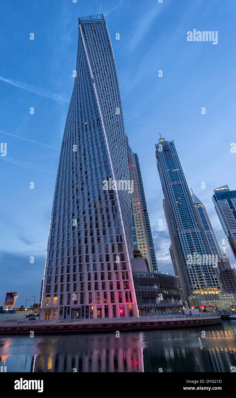 Cayan Tower in der Dubai Marina, Vereinigte Arabische Emirate Stockfoto