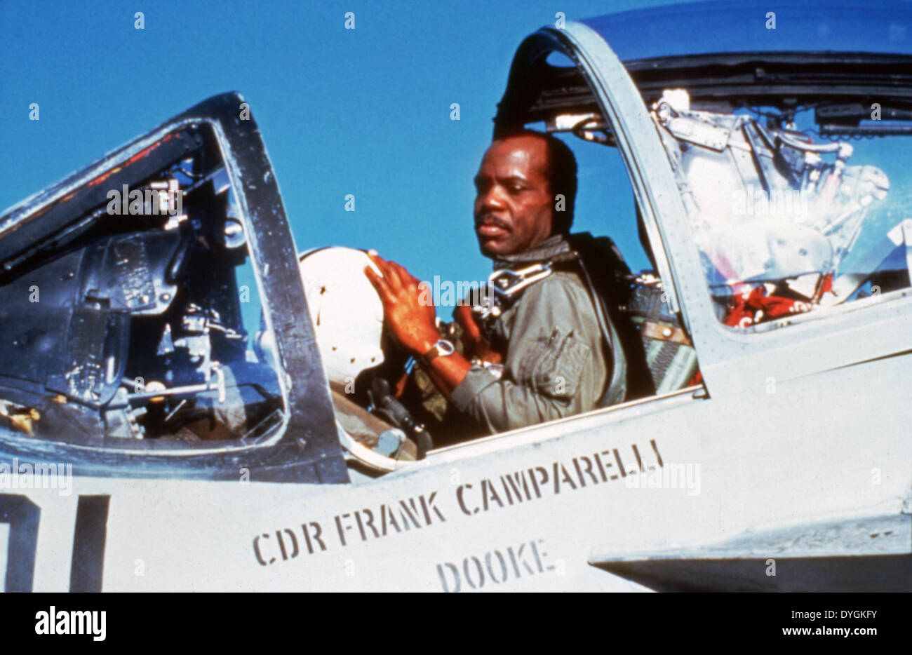 FLUG VON DEN EINDRINGLING (1991)-DANNY GLOVER, JOHN MILIUS (DIR) FOI 001 MOVIESTORE COLLECTION LTD. Stockfoto