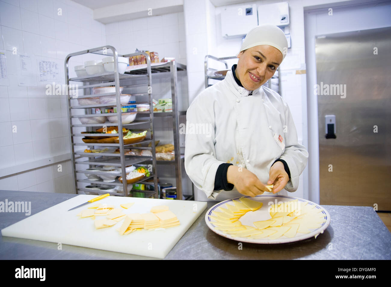 Tunesien, HAMMAMET: Der Tourismus-Branche bietet viele Arbeitsplätze, auch für Frauen. Sie arbeiten auf allen Ebenen, wie sie in der Küche. Stockfoto
