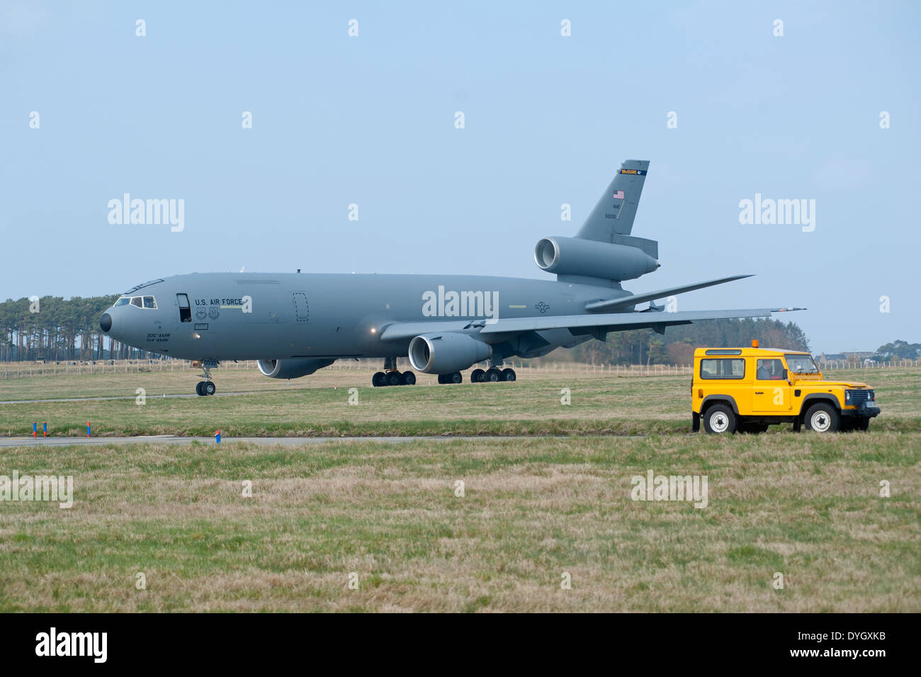 Amerikanischen McDonnell Douglas KC-10 Extender AMW Militärflugzeuge an RAF Lossiemouth, Schottland. SCO 9052. Stockfoto Amerikanischen McDonnell Douglas KC-10 Extender AMW Militärflugzeuge an RAF Lossiemouth, Schottland. SCO 9052. Stockfoto