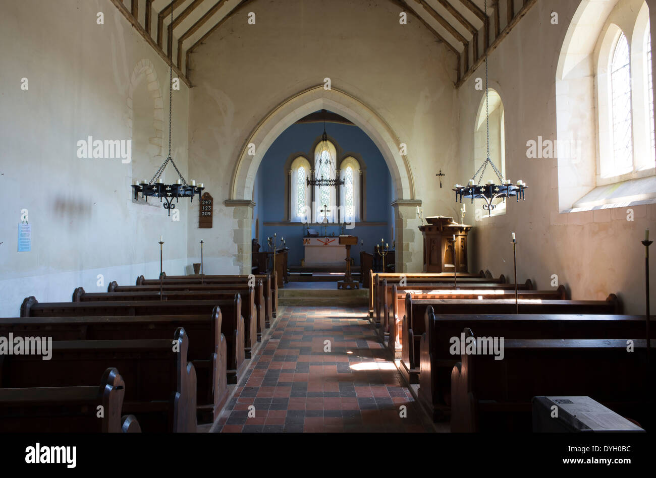 Das Innere der Kirche St. Leonard in Dorf von Süden-Stoke, West Sussex, Großbritannien Stockfoto