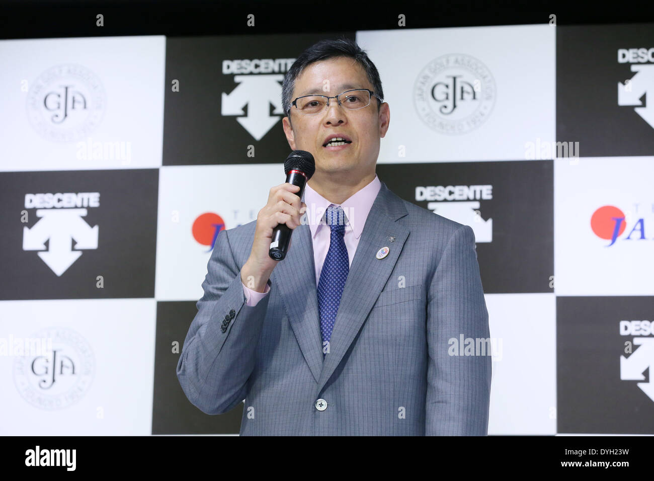 Masatoshi Ishimoto, 17. April 2014: Eine Pressekonferenz über japanische Sportmarke DESCENTE in Tokio, Japan. DESCENTE machte ein offizieller Ausstatter-Abkommen mit Japan Golf Association (JGA) und begann ihre neue Marke "DESCENTE GOLF". Bildnachweis: Yohei Osada/AFLO SPORT/Alamy Live-Nachrichten Stockfoto