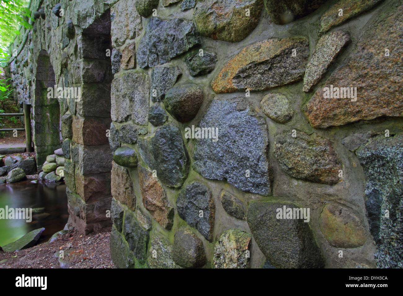 Steinmauer im Stanley Park Stockfoto
