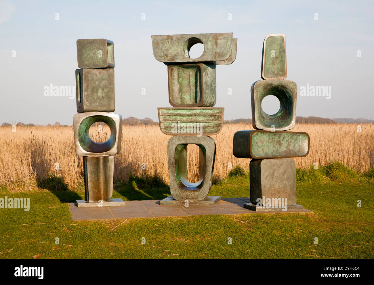 Die Family of Man-Skulptur von Barbara Hepworth gegründet 1970 bei Snape Maltings, Suffolk, England Stockfoto