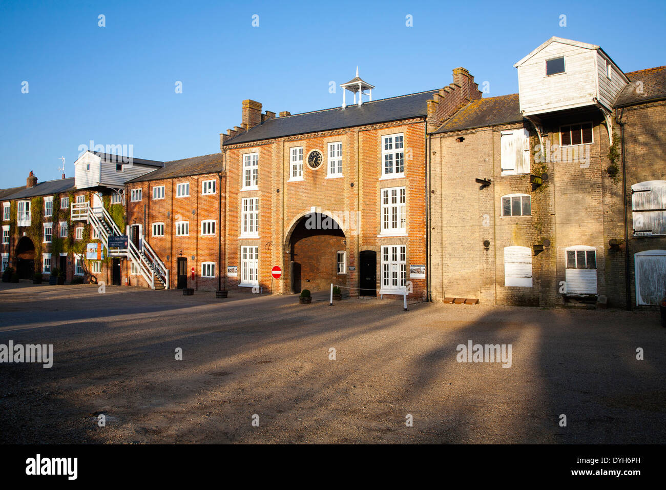 19. Jahrhunderts umgewandelt Industriebauten, Freizeit, Einkaufen, wohnen, kulturelle Nutzung, Snape Maltings, Suffolk, England Stockfoto