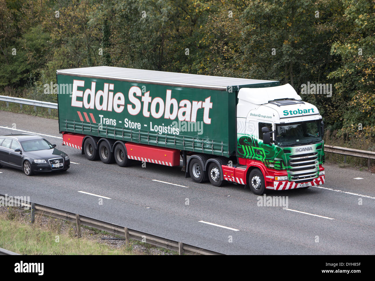 Eddie Stobart LKW auf Autobahn M25 liefern Fracht Stockfoto