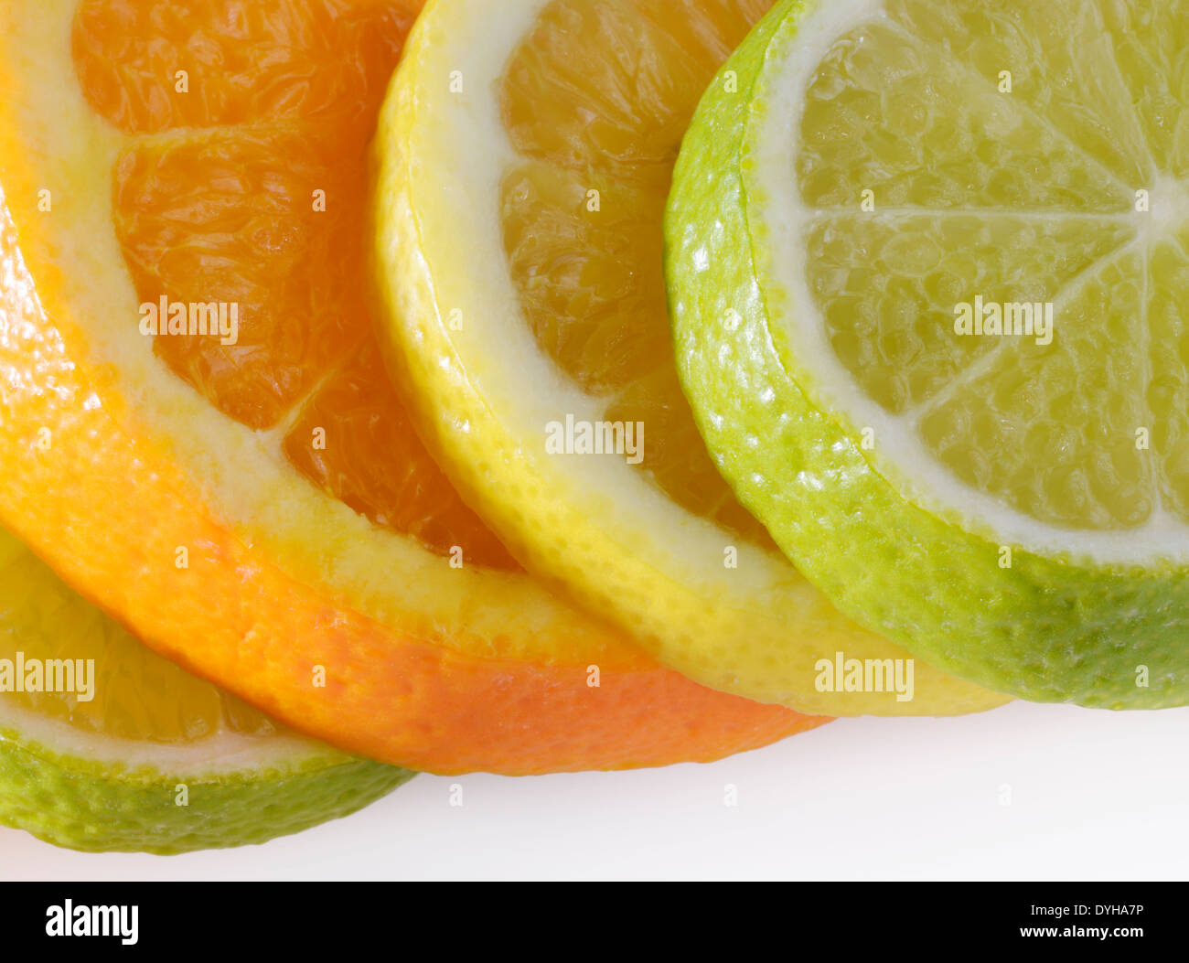 Scheiben von Zitrusfrüchten - Lime, Orange, Zitrone, Limette Stockfoto