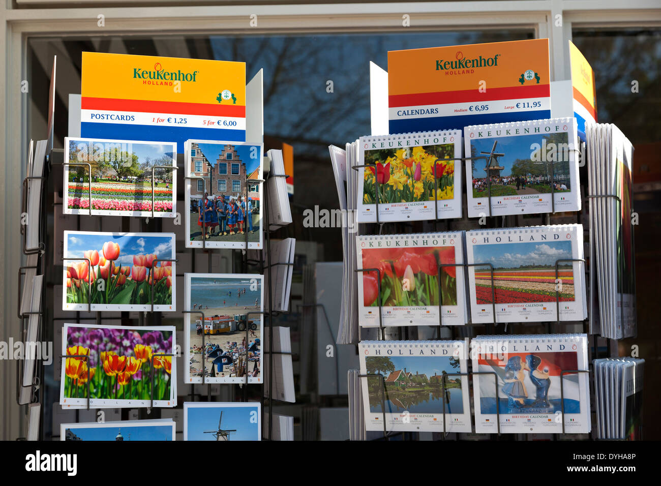 Postcars und Kalender auf dem Keukenhof in Lisse, Niederlande Stockfoto