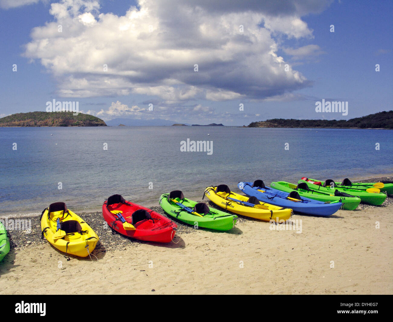 Isla Culebra Puerto Rico USA Gebiet Kajaks am Strand von Tamarindo Stockfoto