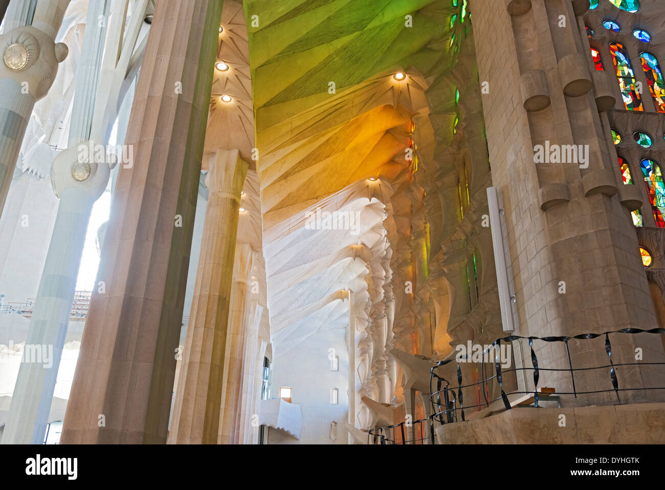 Barcelona, Spanien Sagrada Familia, Decke, Fenster, Spalten Stockfoto