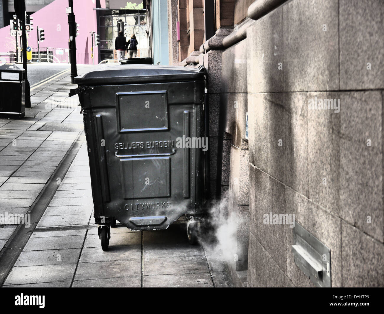 Kreativ / künstlerisch Lichtbildaufnahmen des Wheelie bin zu verweigern