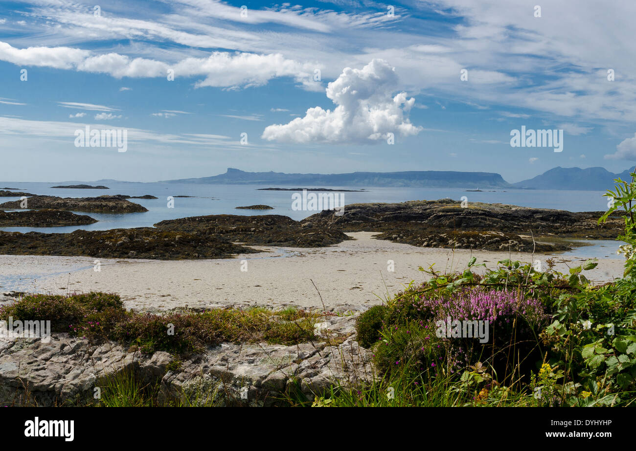 Rum und Eig von Arisaig Ufer lochaber Stockfoto