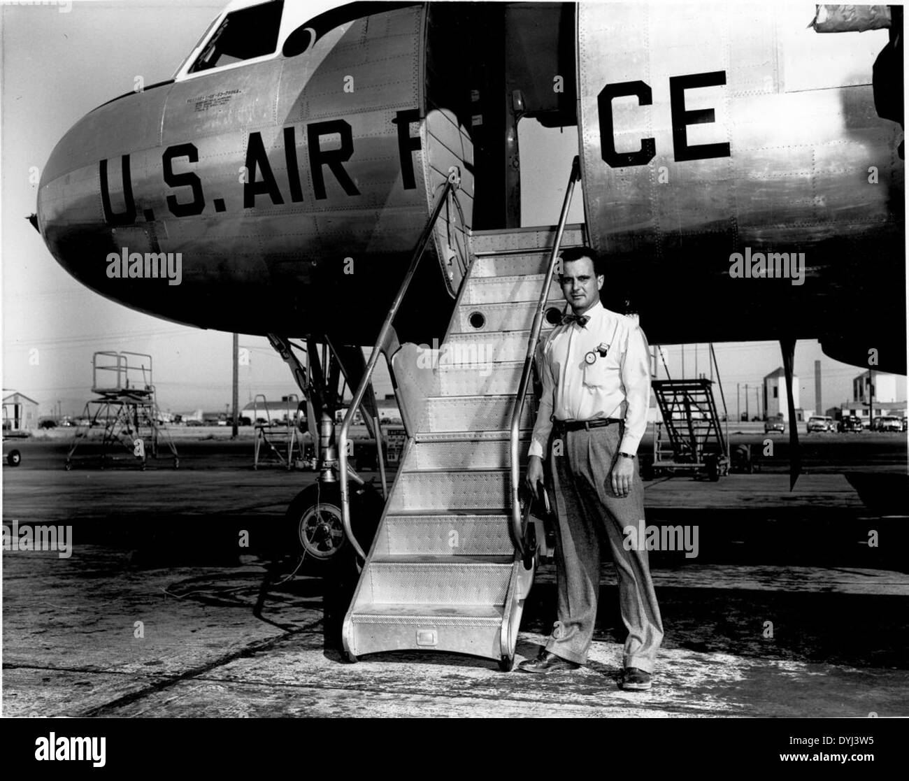 Die Convair C-131C mit der Seriennummer 53–7886 war ein militärisches Transportflugzeug der US Air Force. Das Flugzeug mit der Bezeichnung YC-131C war eine Variante der Convair 240-Serie, die für ihre Vielseitigkeit in Frachtrollen und Truppentransportrollen bekannt war. Es wurde in den 1950er und 1960er Jahren für verschiedene militärische Operationen und logistische Unterstützung eingesetzt. Stockfoto