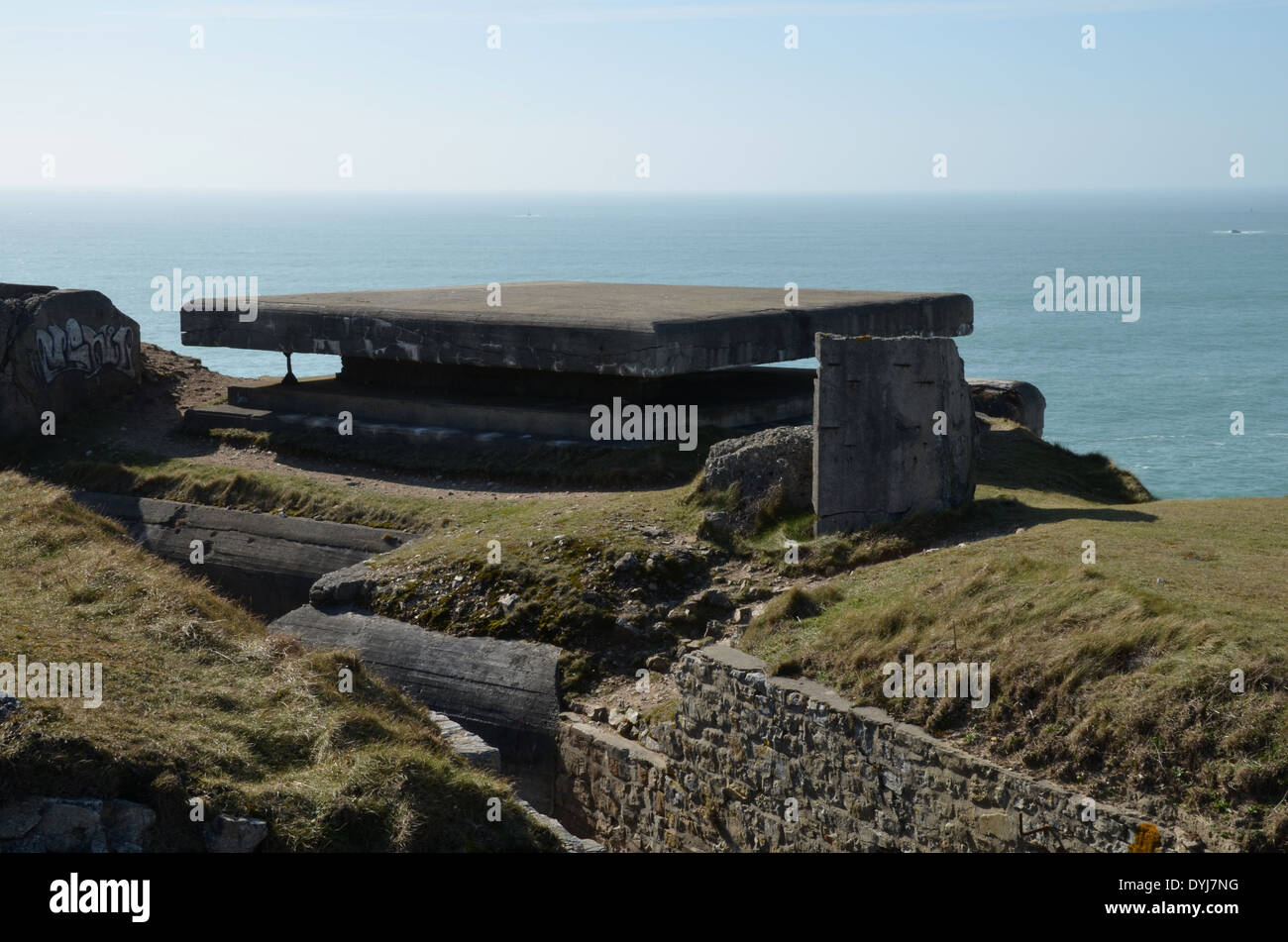 WW2: Reste der deutschen Atlantikwall in der Bretagne. Bunker bei La Pointe de Pen Hir. Stockfoto