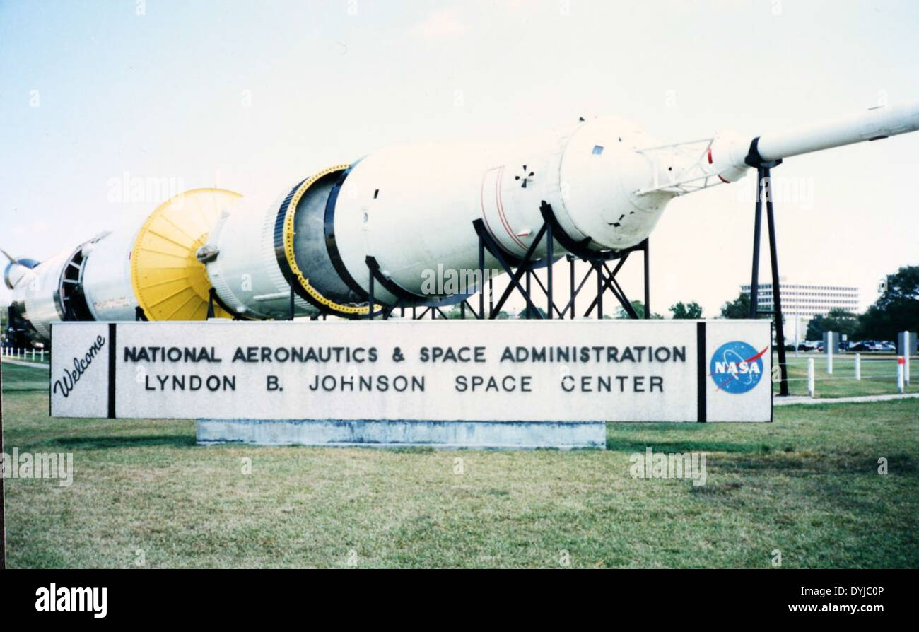 Die Saturn-V-Rakete, die im Lyndon B. Johnson Space Center ausgestellt wurde, war das Trägerfahrzeug, das in den Programmen Apollo und Skylab der NASA eingesetzt wurde. Mit seiner immensen Kraft wurde er für den Transport von Astronauten zum Mond entwickelt und ist damit ein wichtiger Bestandteil des US-Raumfahrtprogramms in den 1960er und frühen 1970er Jahren Stockfoto