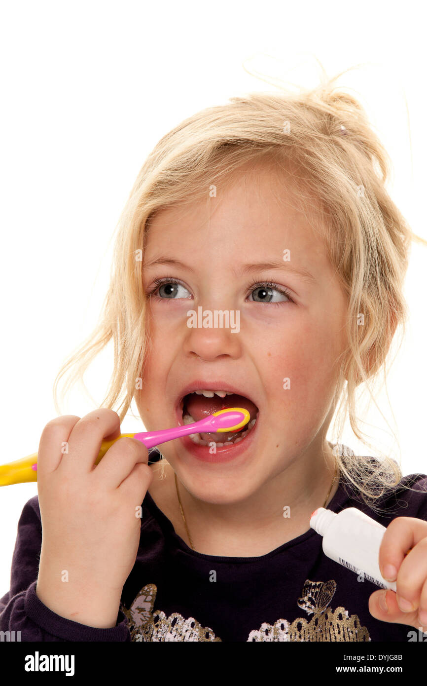 Art Beim Zähne Putzen. Zahnhygiene Und Reinigung. / Kind beim Zähneputzen. Dental-Hygiene und Reinigung., Blondes Mädchen, 7 Stockfoto