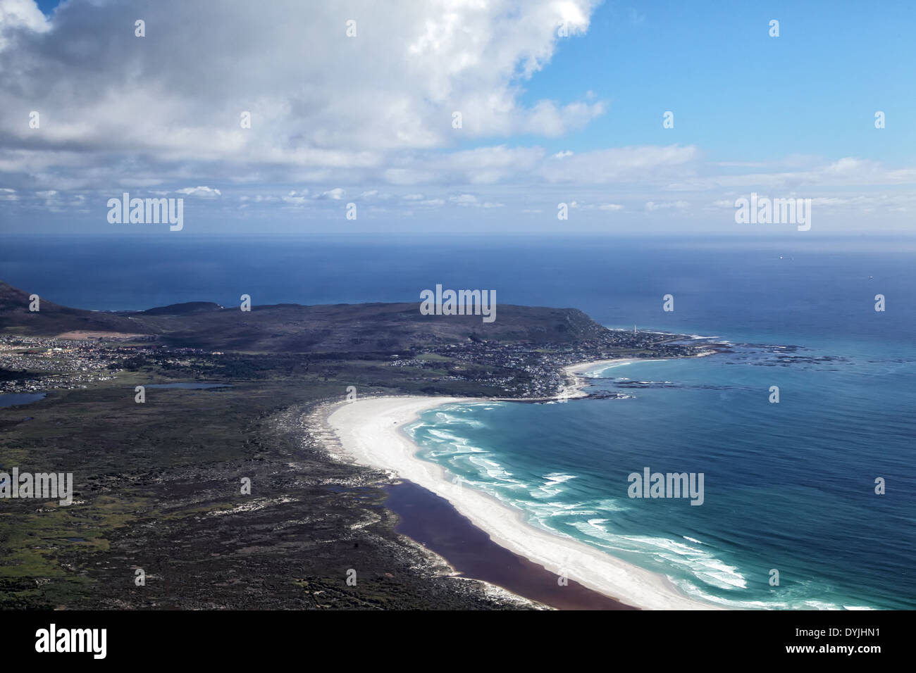 Luftbild von Noordhoek Strand und Kommetjie auf der Kap-Halbinsel in der Nähe von Cape Town, Südafrika. Stockfoto