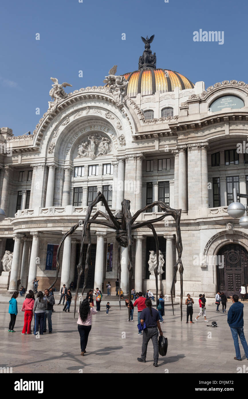 Maman Künstlerin Louise Bourgeois im Palacio de Bellas Artes Stockfoto