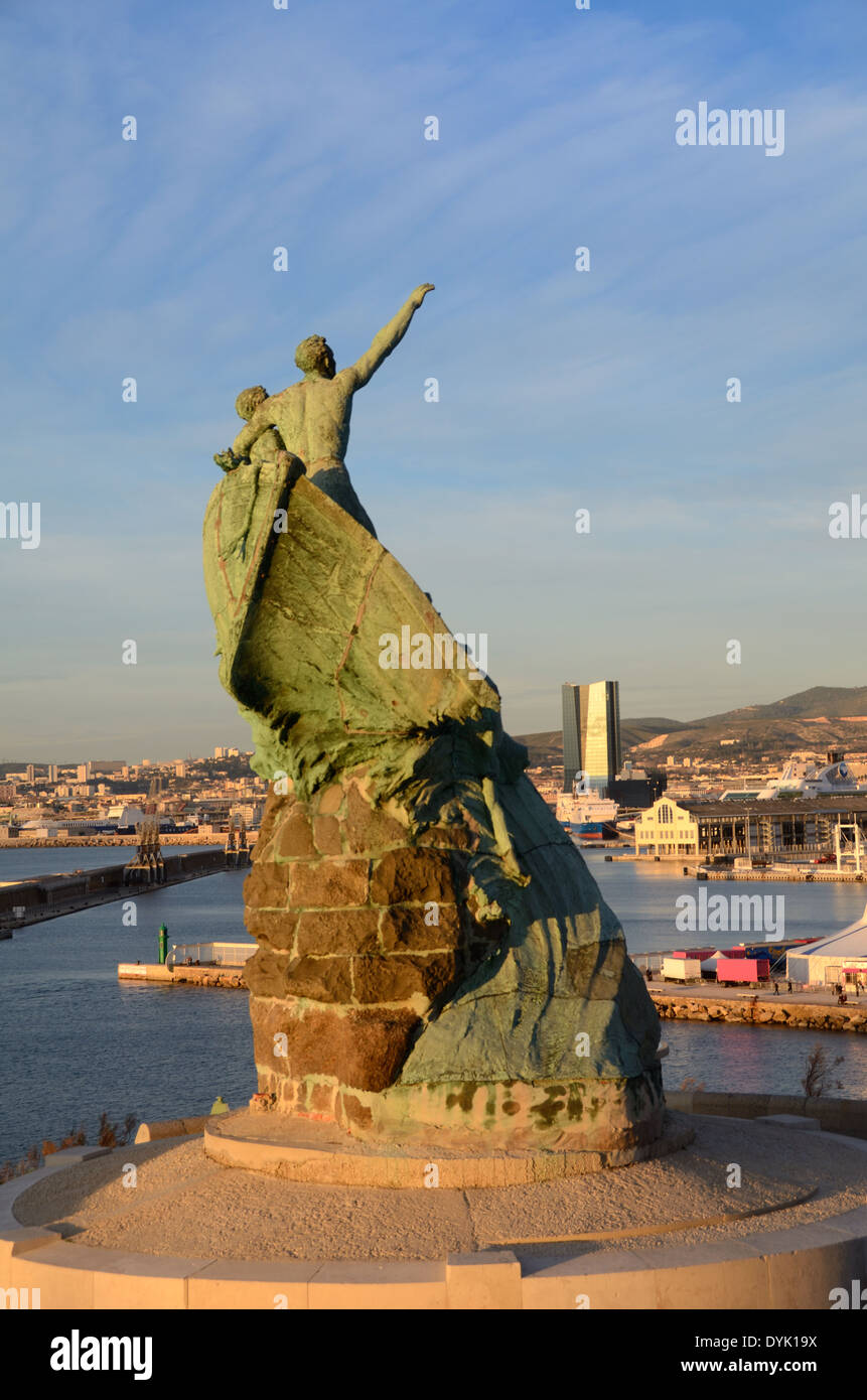 Sailors Monument im Pharo Parks & Gärten am Eingang der und mit Blick auf den Alten Hafen und Docks Marseille Frankreich Stockfoto