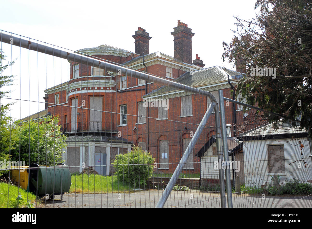 Haus von Mitgefühl verfallenen Gebäude in Thames Ditton, Surrey, England, UK. Stockfoto