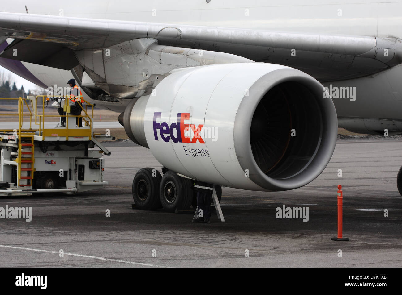 Airbus A300-600 N652FE Federal Express am Flughafen Ottawa YOW Kanada, 19. April 2014 Stockfoto