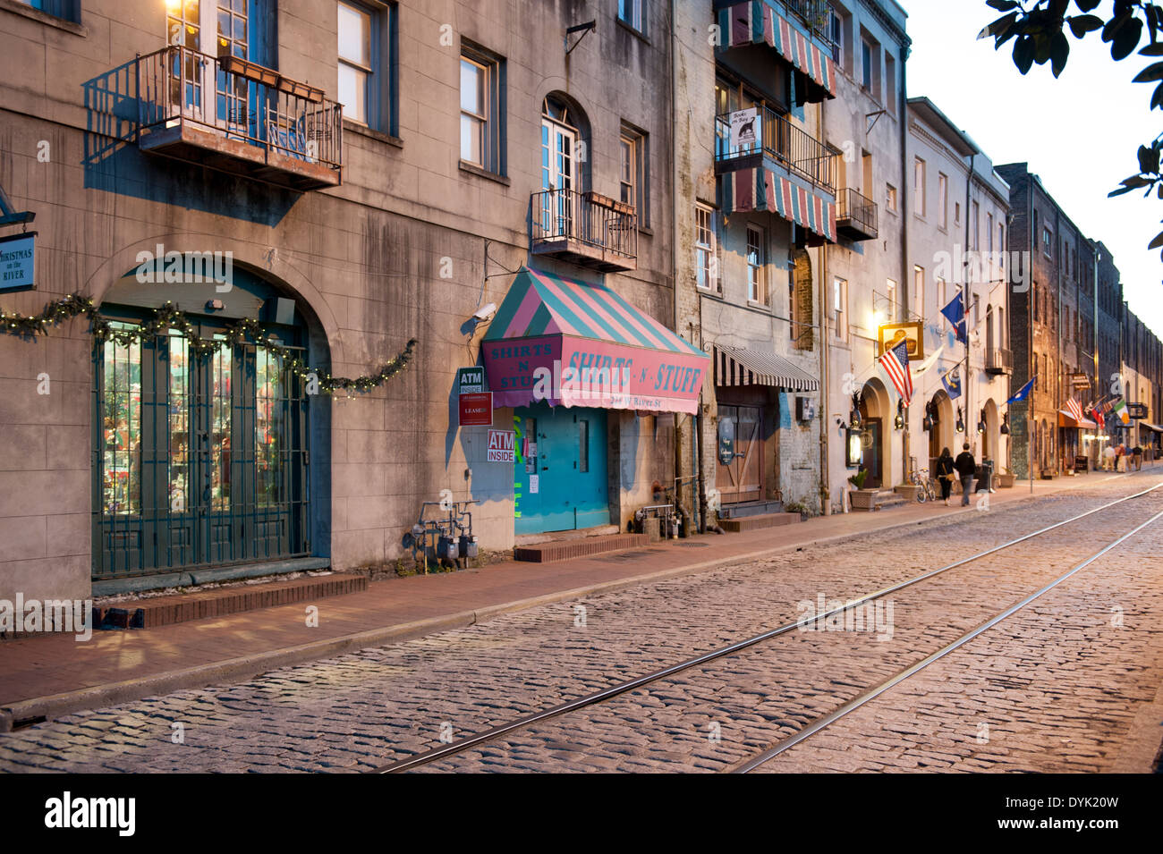 USA, Georgia GA historischen Savannah - West River Street - Restaurants und Bars Nachtleben Stockfoto