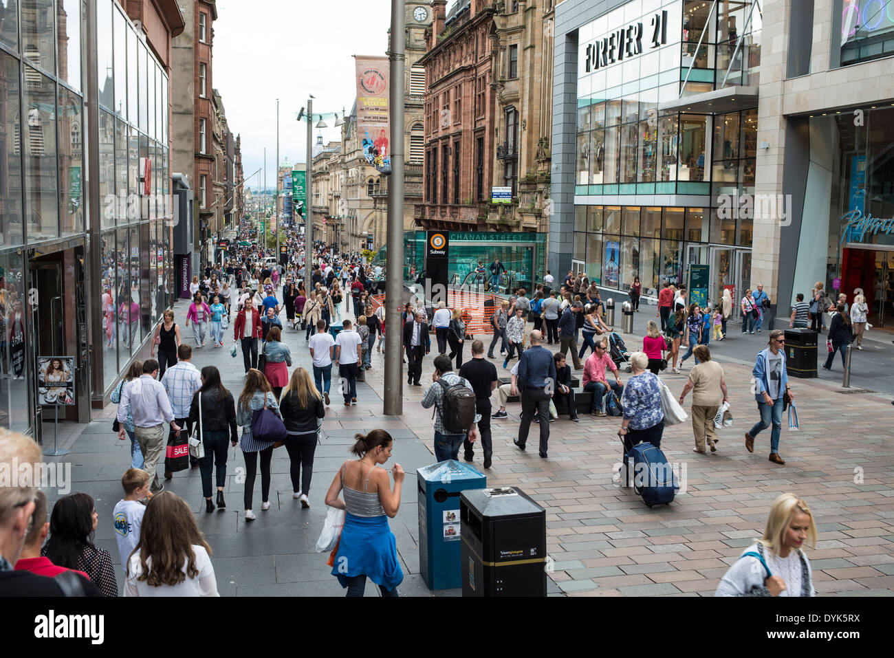 Shopper in Buchanan Street, Glasgow Stockfoto