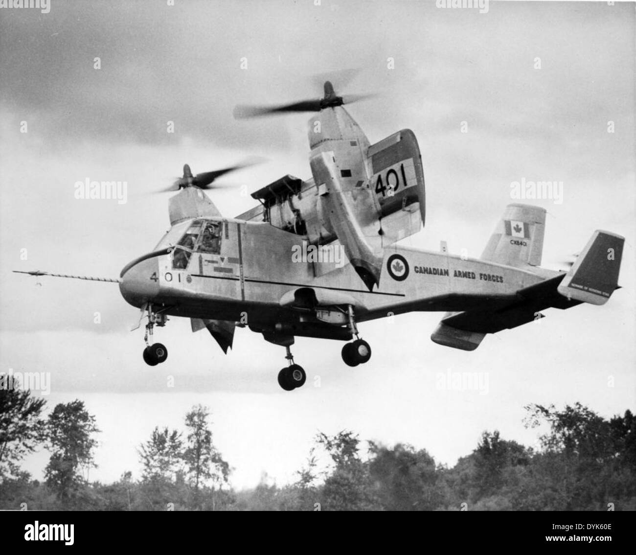 Die Canadair CL-84, registriert C58592, war ein Kippflügelflugzeug für den vertikalen und kurzen Start- und Landungsbetrieb (V/STOL). Dieses Versuchsflugzeug spielte eine wichtige Rolle bei Flugtests der kanadischen Streitkräfte. Stockfoto