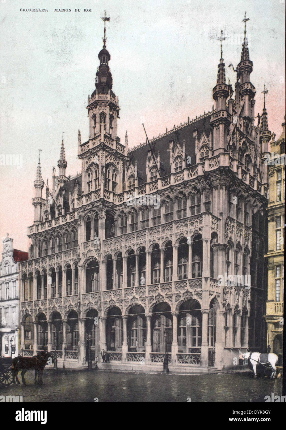 Dieses Foto von Charles Hill wurde während des Ersten Weltkriegs in Belgien aufgenommen. Hill diente während des Ersten Weltkriegs in der US-Armee und spielte eine Schlüsselrolle bei verschiedenen militärischen Operationen. Seine Beiträge zu den Kriegsanstrengungen waren Teil der umfassenderen amerikanischen Beteiligung am Ersten Weltkrieg, der die Zukunft globaler Konflikte prägte. Stockfoto