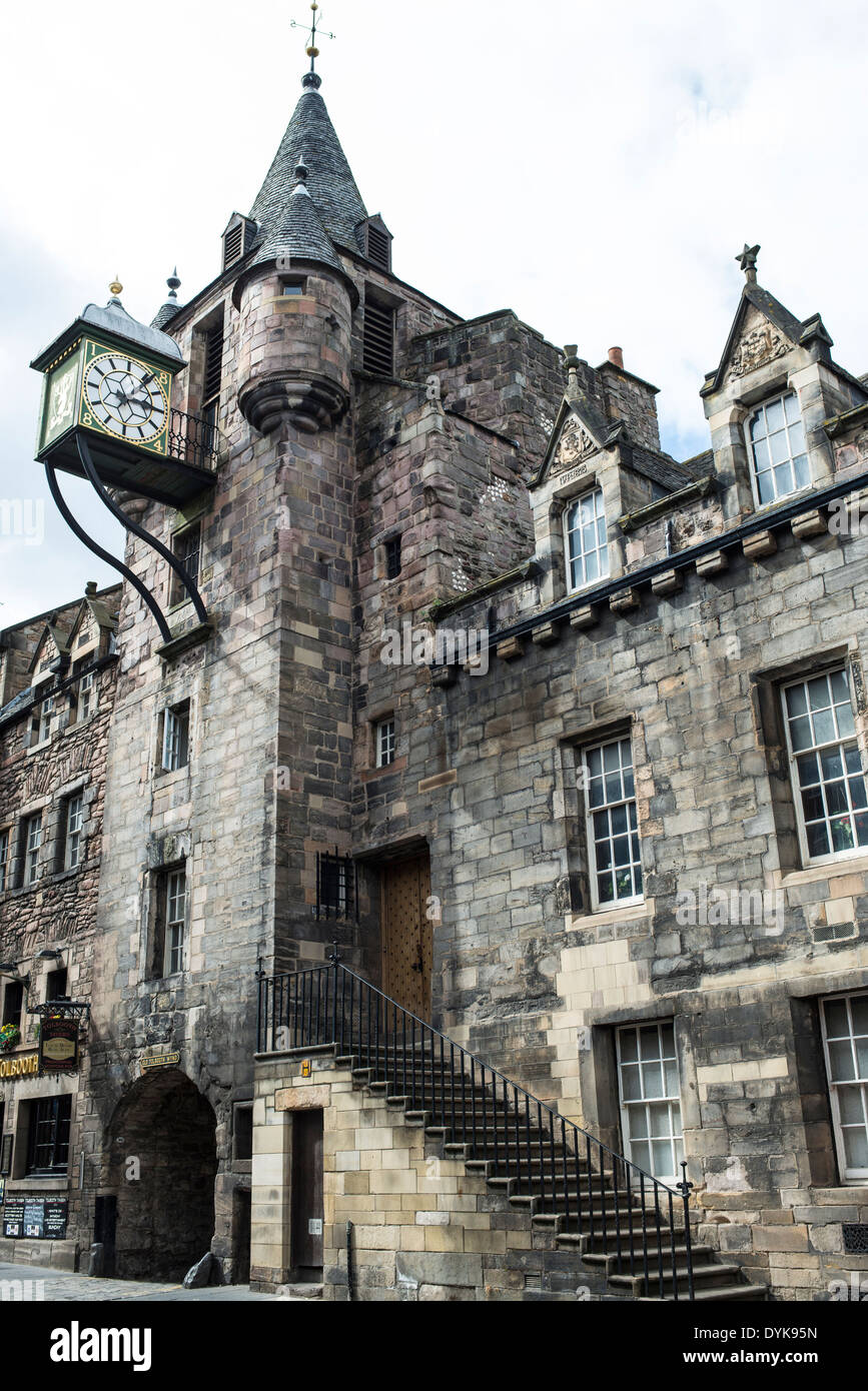 Uhrturm in der Royal Mile, Edinburgh Stockfoto