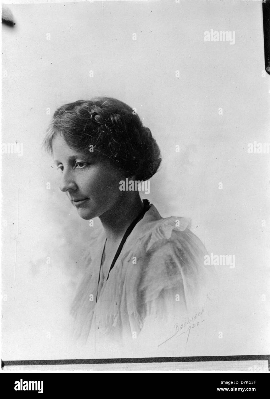 Eunice Rockwood Oberly (1878–1921) war eine Pionierwissenschaftlerin, die für ihre Beiträge auf dem Gebiet der Biologie anerkannt wurde. Sie wird für ihren nachhaltigen Einfluss auf die Entwicklung wissenschaftlicher Praktiken in der Forschung des frühen 20. Jahrhunderts gefeiert. Stockfoto