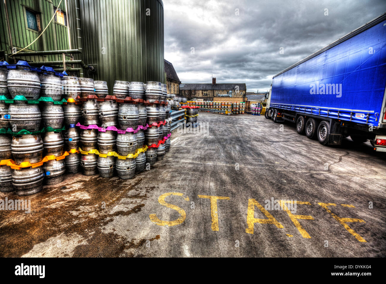 Black Sheep Brauerei Lieferung LKW Kombi-Kabine Yorkshire Dales National Park, UK England GB Bier Fässer Bier bitter Stockfoto