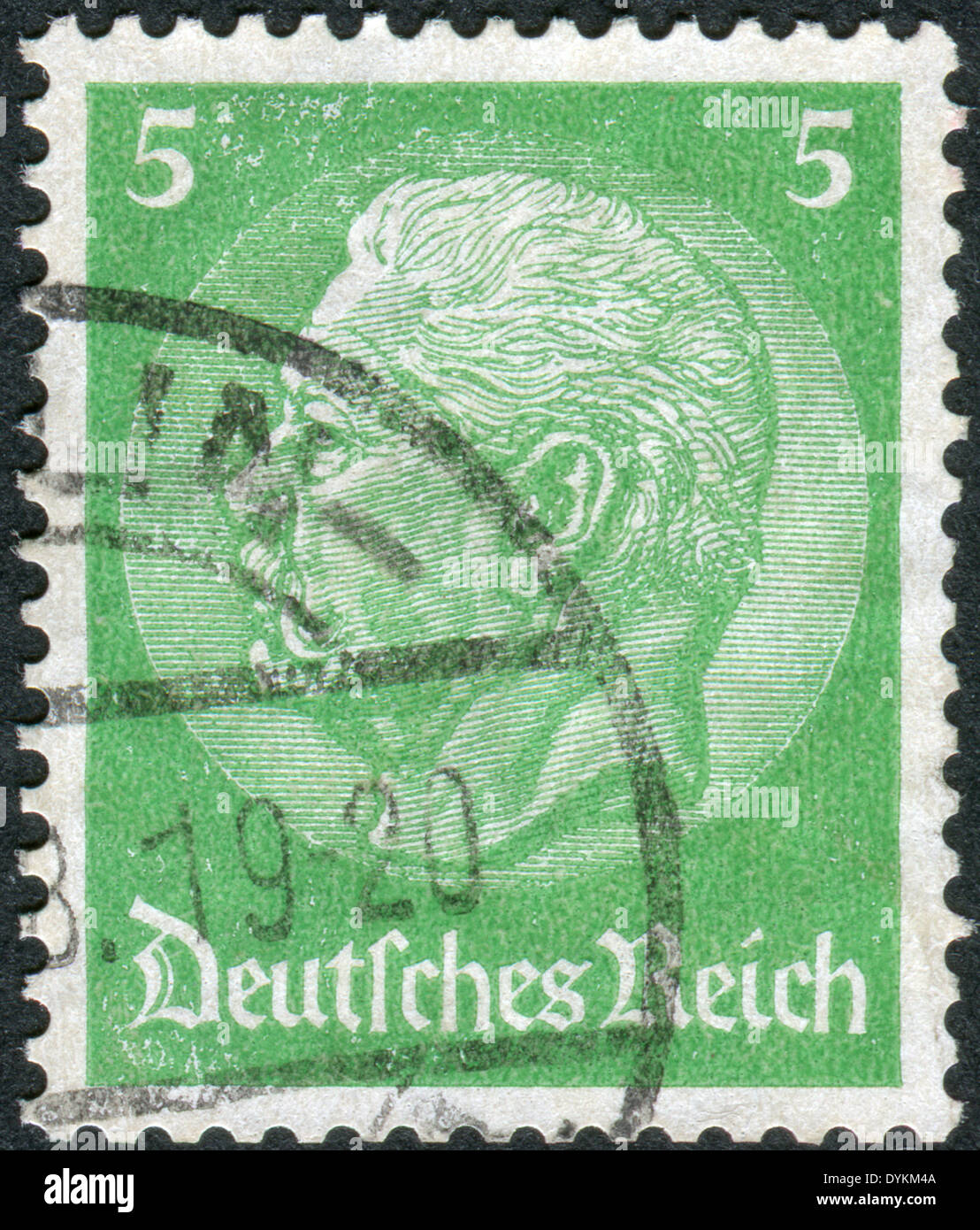 Briefmarke gedruckt in Deutschland (Deutsches Reich), zeigt der 2. Bundespräsident, Paul von Hindenburg Stockfoto