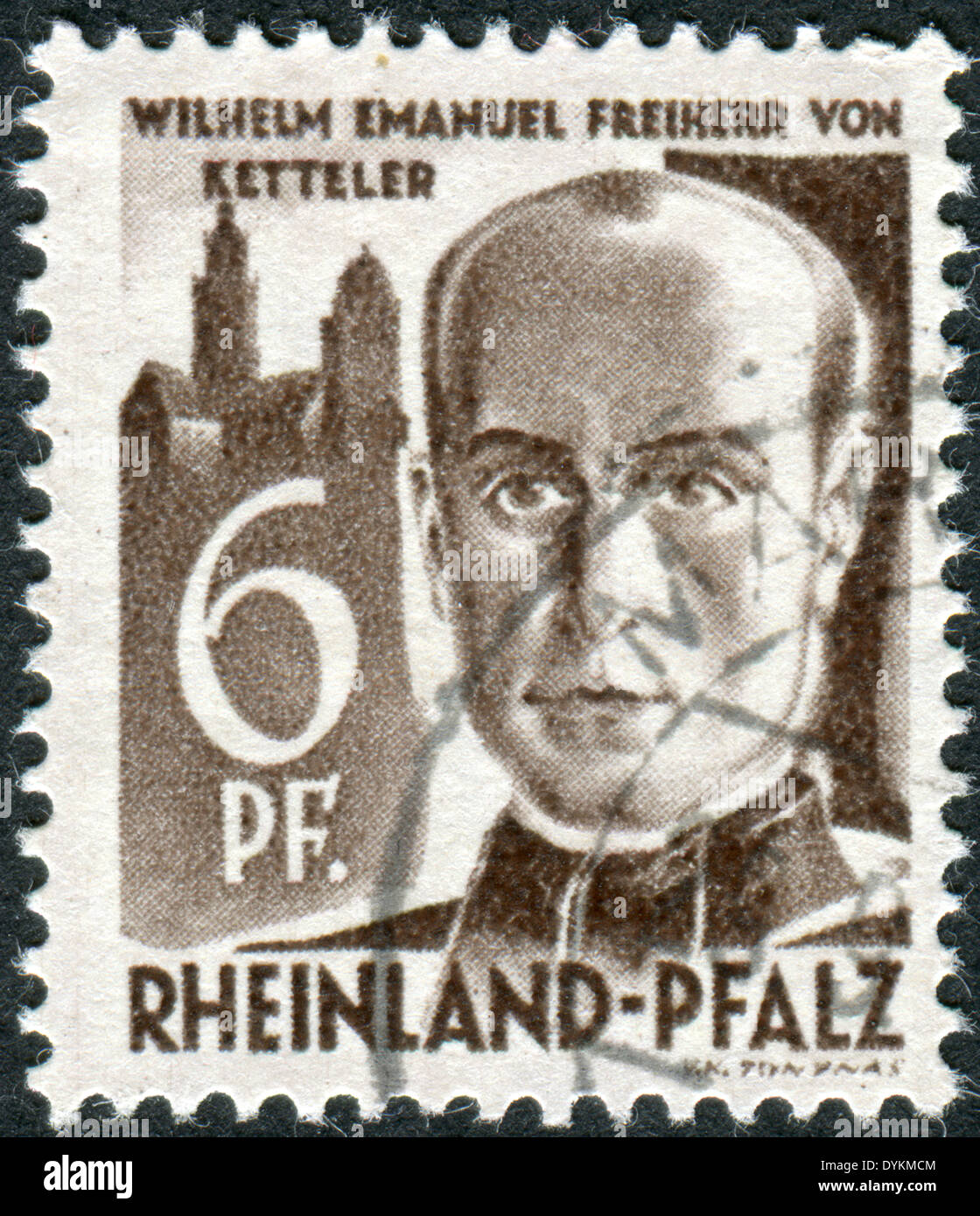Gedruckt in Deutschland (Rheinland-Pfalz, französische Besatzungszone), Briefmarke zeigt Wilhelm Emmanuel Freiherr von Ketteler Stockfoto