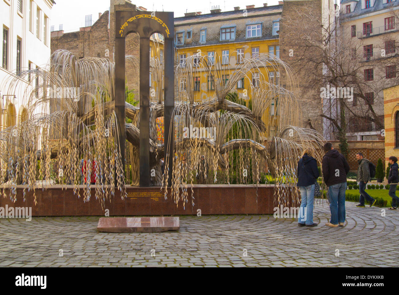 Emlepark, Raoul Wallenberg Holocaust Memorial Park mit Denkmal der ungarischen jüdischen Märtyrer von Imre Varga, Budapest Stockfoto