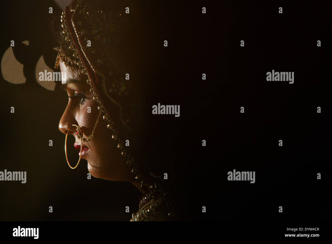 Neu-Delhi, Indien. 22. April 2014. Die Braut nimmt Teil an ihrer traditionellen Hochzeit in Neu-Delhi, Indien, 22. April 2014. © Zheng Huansong/Xinhua/Alamy Live-Nachrichten Stockfoto