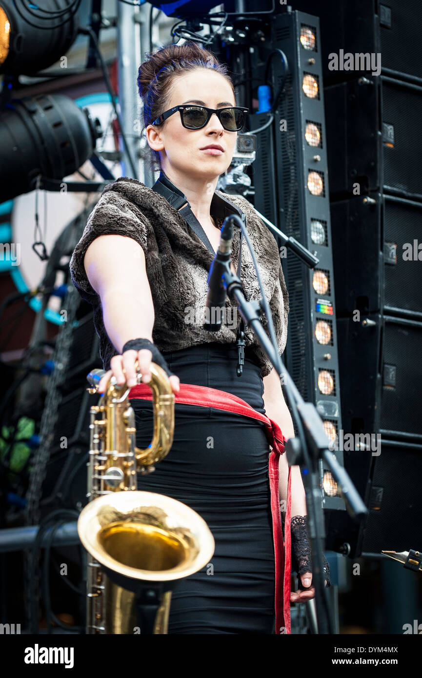 Kit Mlynar, ein Saxophonist spielen bei Berwick Street Record Day Konzert in Soho. Stockfoto