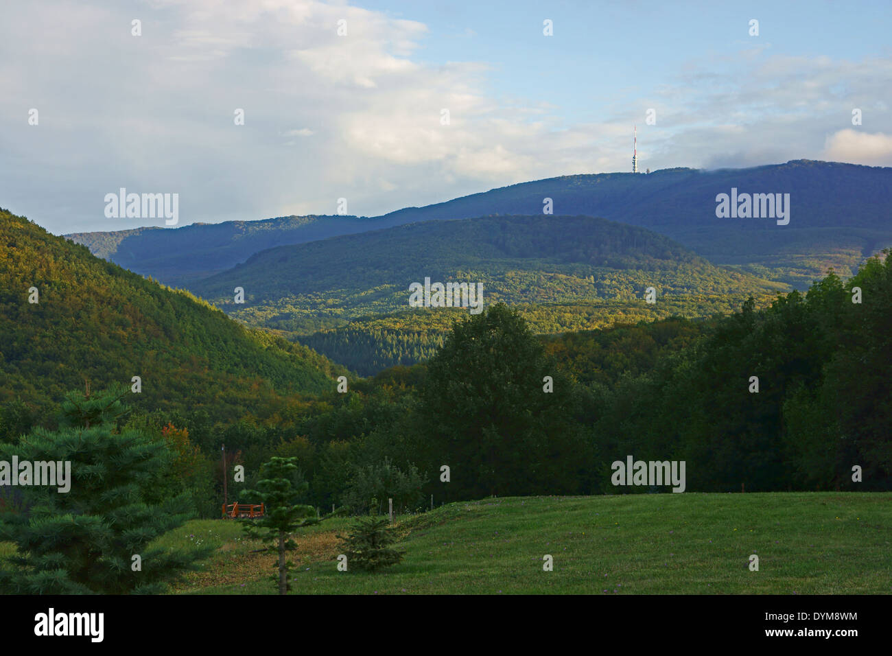 Mt. Kekstetö mit Fernsehturm aus N, Matra Hügel, Ungarn Stockfoto