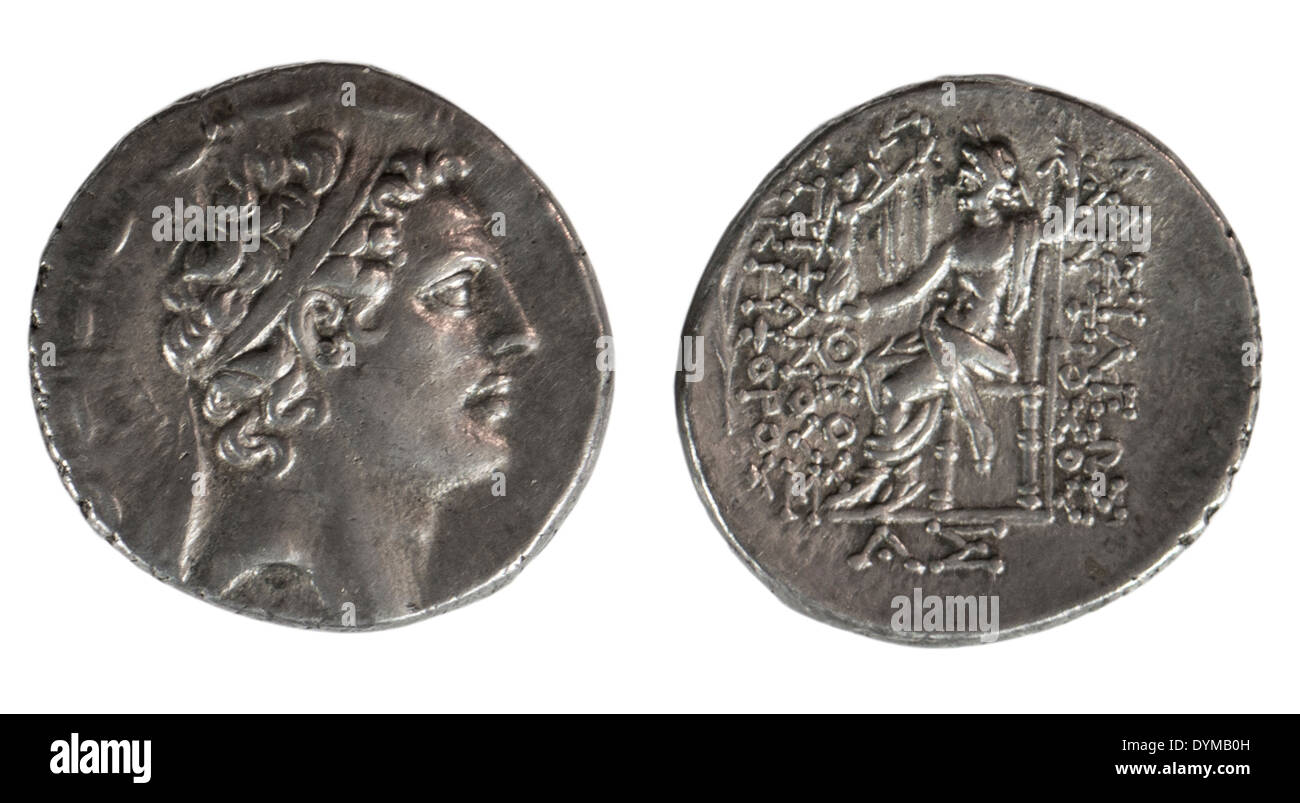 Antiochus IV Silber Tetradrachme Münzen 175-164 v. Chr. mit Kopf von Antiochus IV und Zeus thront. Auf weißem Hintergrund Stockfoto