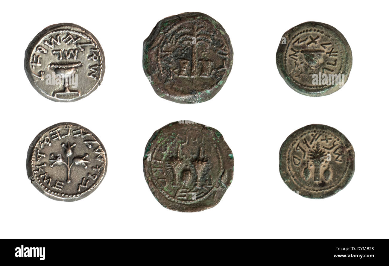 Jüdischen Münzen aus dem ersten Aufstand gegen Rom 66-73 CE auf weißem Hintergrund Stockfoto