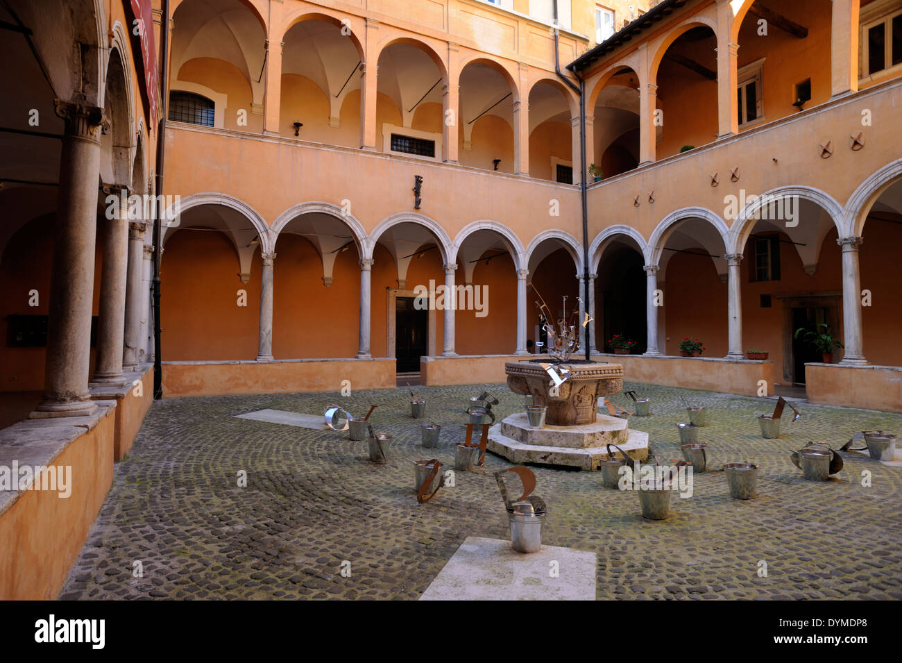 Italien, Rom, Kirche San Salvatore in Lauro, Kreuzgang Stockfoto