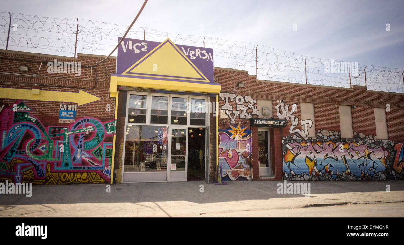 Gebrauchte Kleidung Store im Stadtteil Bushwick, Brooklyn in New York Stockfoto